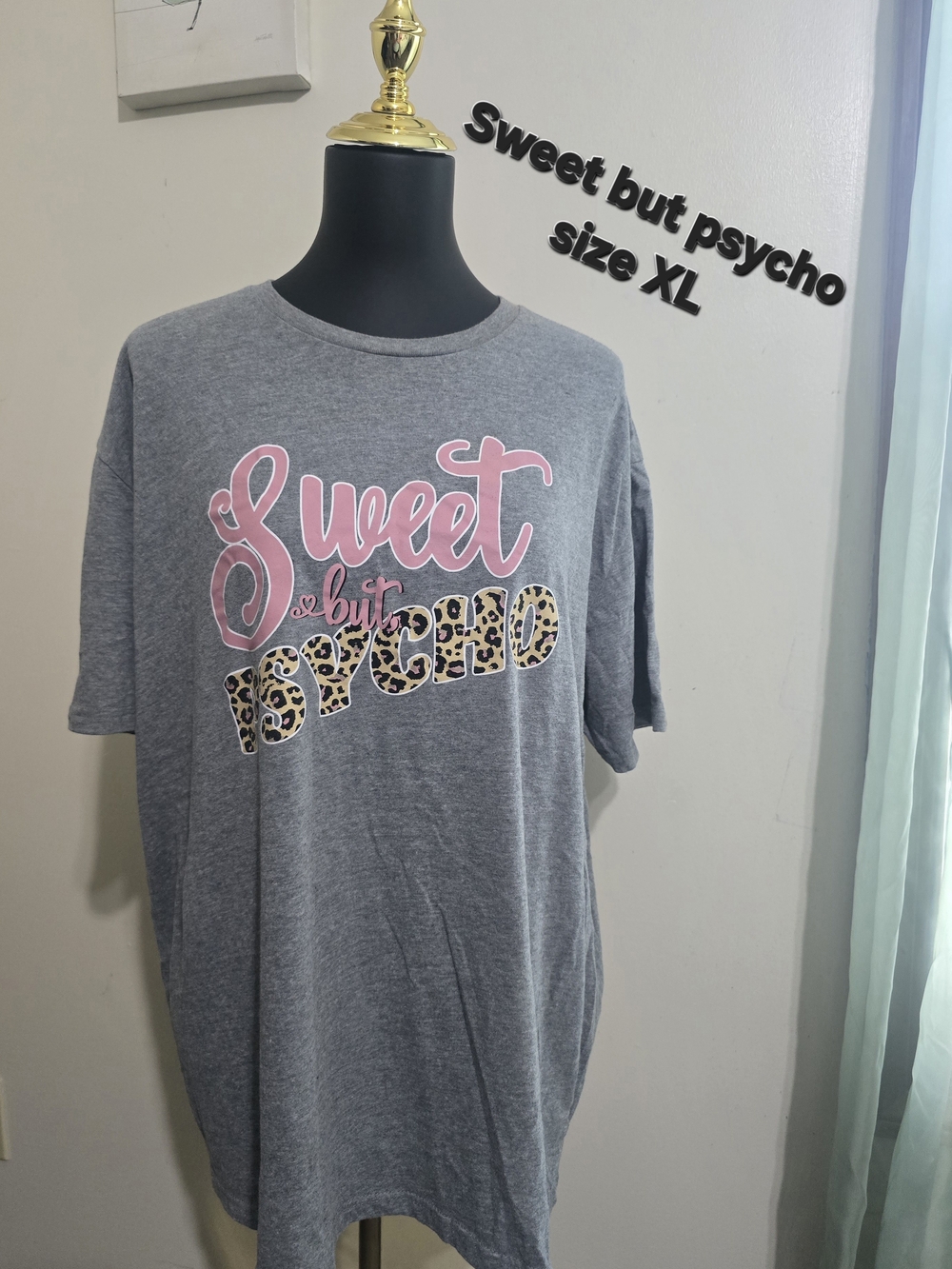 Sweet But Psycho Girls' Gray Graphic Tee with Pink & Leopard Print